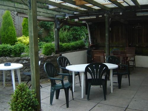 Отель The Fox & Hounds Суиндон Экстерьер фото